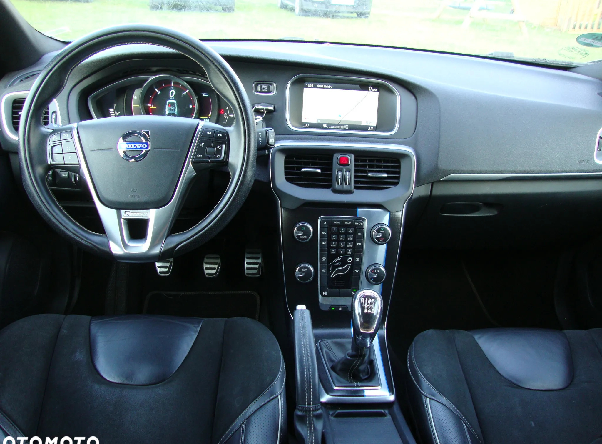 Volvo V40 cena 25900 przebieg: 219000, rok produkcji 2013 z Syców małe 562